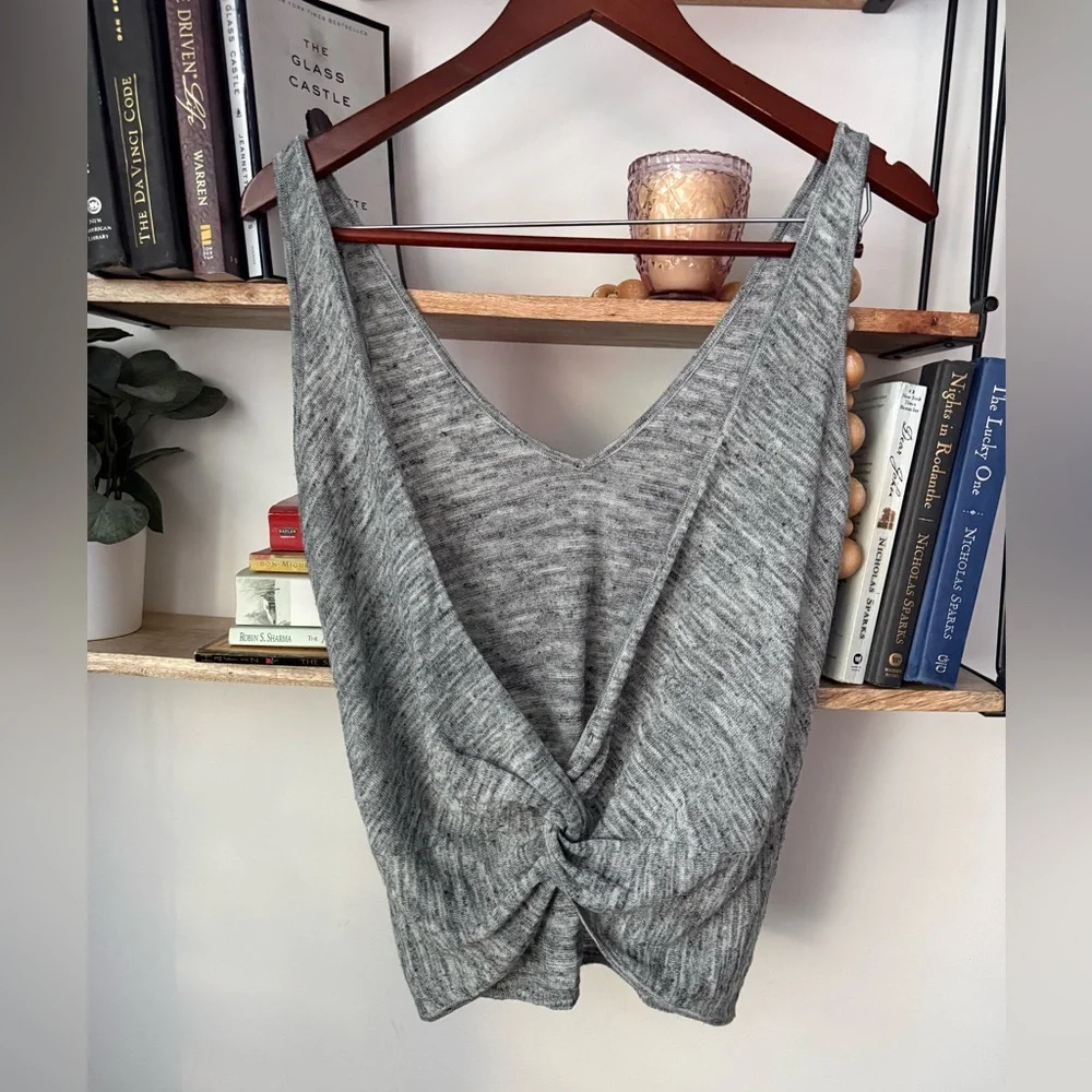 Lululemon Knit Mix & Mingle Knit Tank Top Heathered Gray
Low Back Twist Sweater - Picture 4 of 7